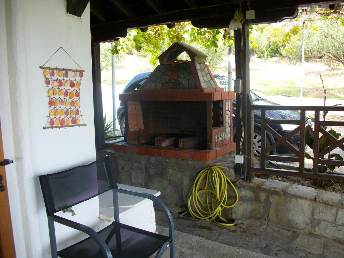 Elli'S House Villa Ierissos Exterior photo